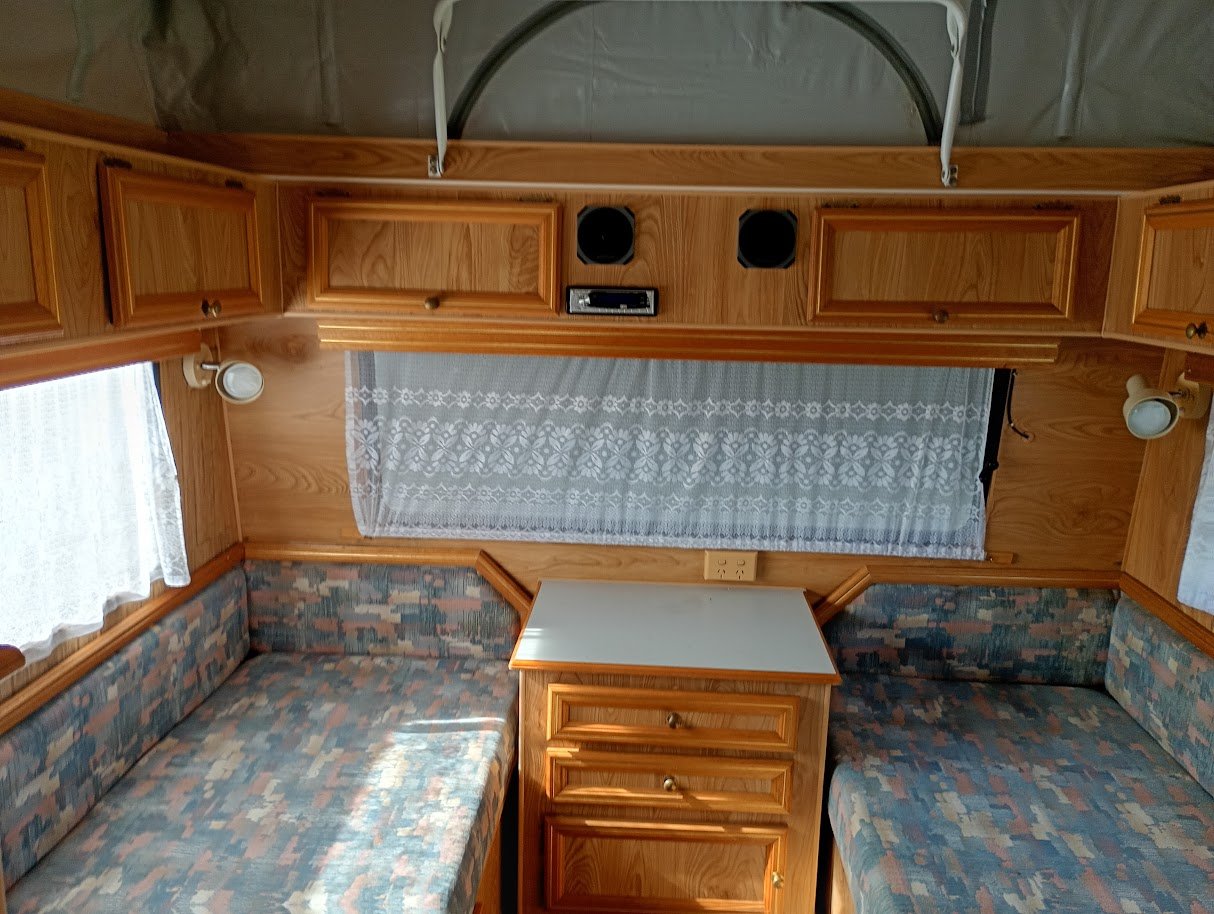 Roadstar Caravans Voyager 2000 floor plan 2